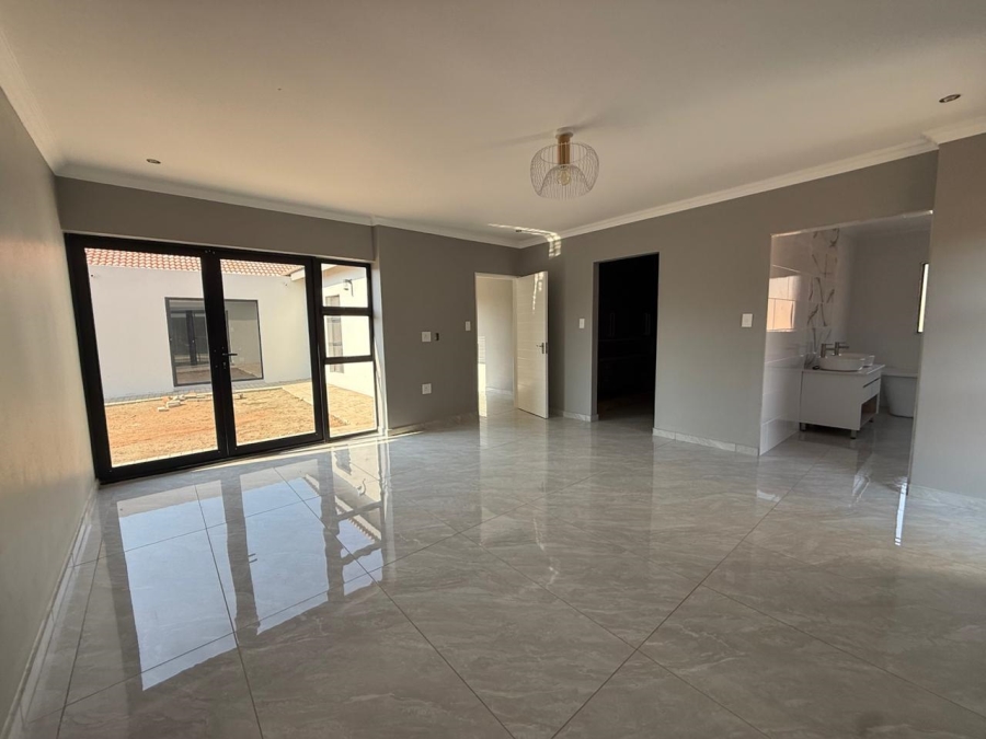 4 Bedroom Property for Sale in Buffelspoort Eco Estate North West